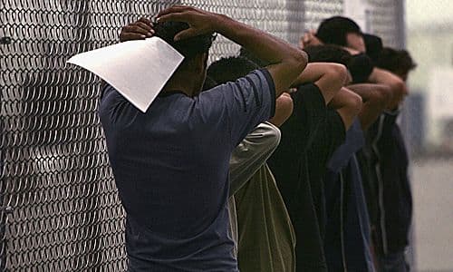 La situación de miles de indocumentados encarcelados vuelve a preocupar a la comunidad inmigrante de Estados Unidos. El grupo Detention Watch Network (DWN) dio a conocer un estudio para denunciar las condiciones inhumanas de centros de detención localizados en Alabama, Arizona, California, Florida, Georgia, Illinois, Nueva Jersey y Texas. Ver toda la información