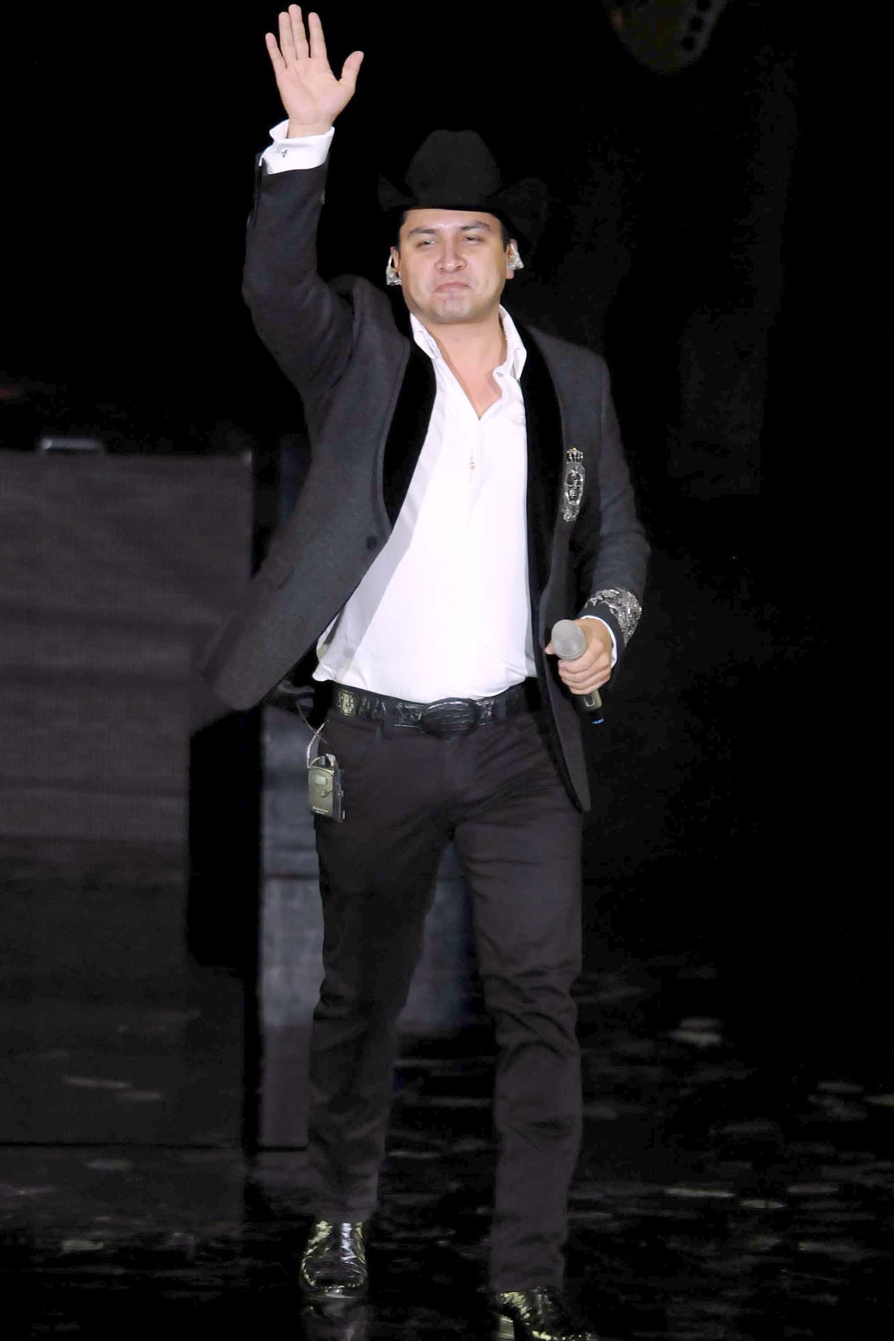 El cantante lo ha hecho en más de una ocasión, pero siempre con todo el amor.