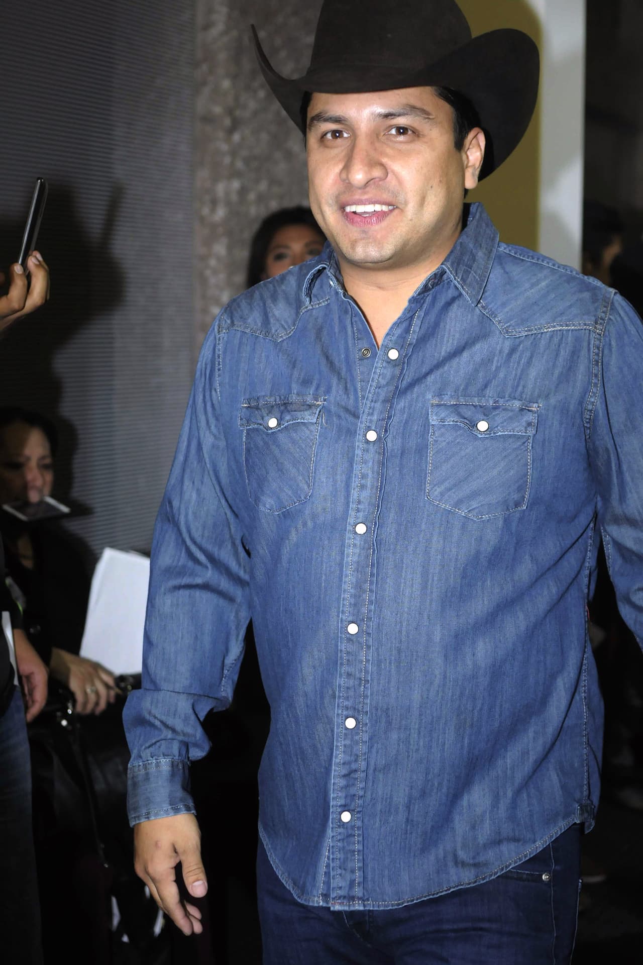 "Lo que dijo Julion Álvarez es exactamente igual a lo que dice en sus canciones pero sin la banda", indicó un usuario.