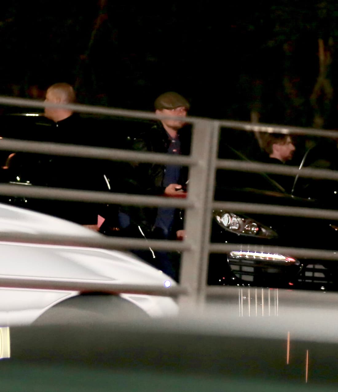 El actor esperaba un poco más lejos.