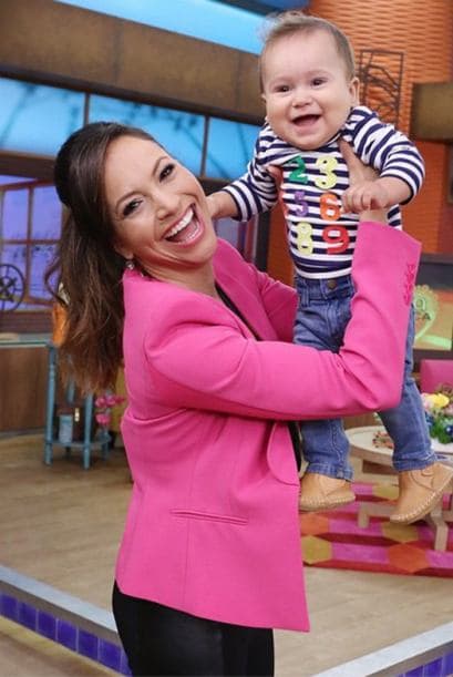 El 5 de marzo del 2015, Baby Bruce estuvo en casita muy sonriente.