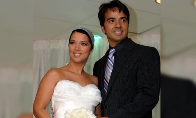 <b>Luis Fonsi</b> y 
<b>Adamari López</b> se casaron en 2006 y eran considerados una de las parejas más bonitas del medio artístico. Ella era una actriz probada en las telenovelas mexicanas y él sonaba fuerte en la radio con el tema ‘Imagíname sin ti’. Un día llegó la prueba de fuego: la actriz fue diagnosticada con cáncer de mama y el cantante la apoyó en todo, pero los medios de comuniación comenzaron a hablar de infidelidad. Adamari le contó a la prensa que era duro saber que tu pareja "ya no te desea como mujer".