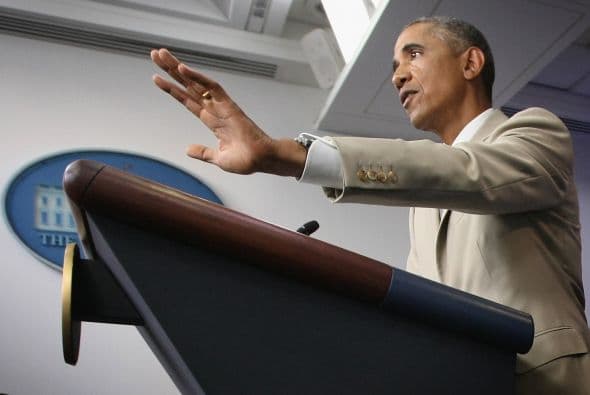 También de Ucrania y la reforma migratoria, pero llamó más la atención su traje beige.