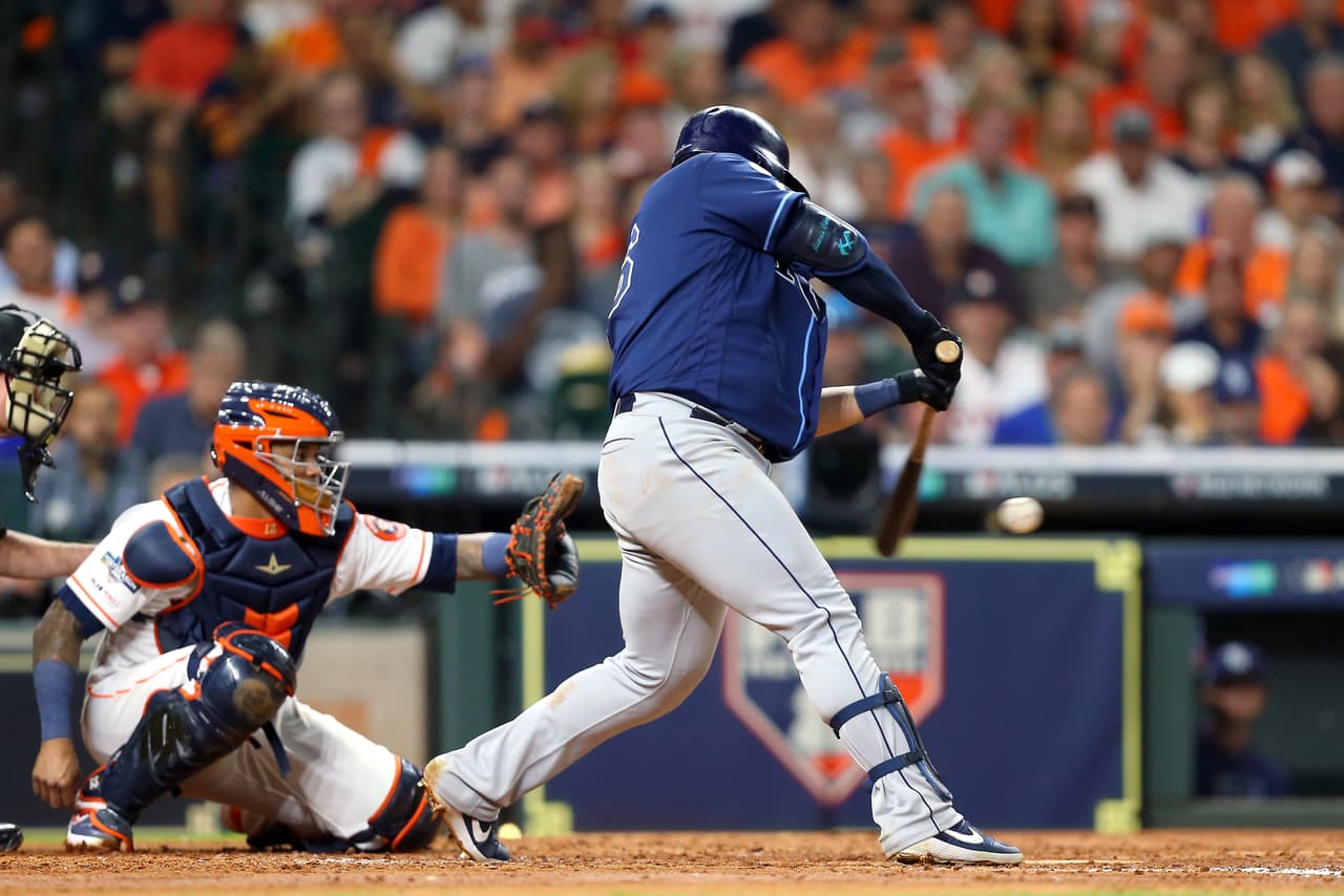 Triunfo con autoridad de los Houston Astros, 6-1 a los Rays, para avanzar a la Serie de Campeonato.