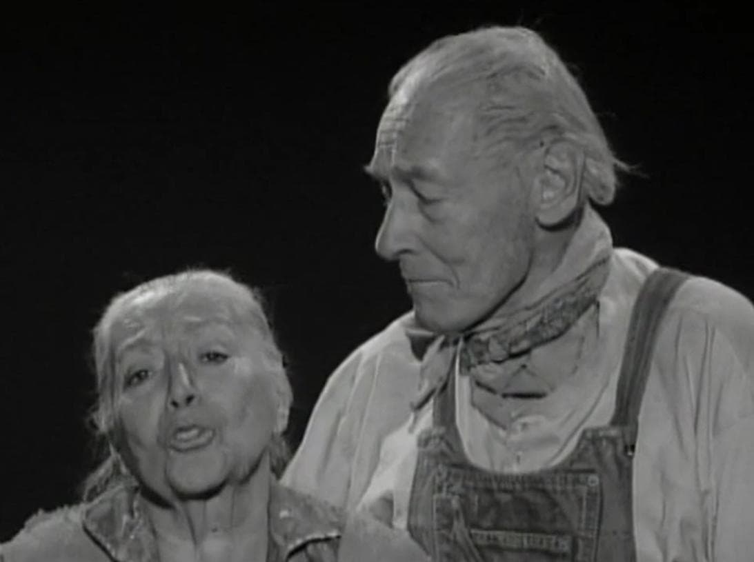 Ada Carrasco falleció el 5 de abril de 1994, víctima de un ataque al corazón, en la Ciudad de México. La actriz tenía 81 años.