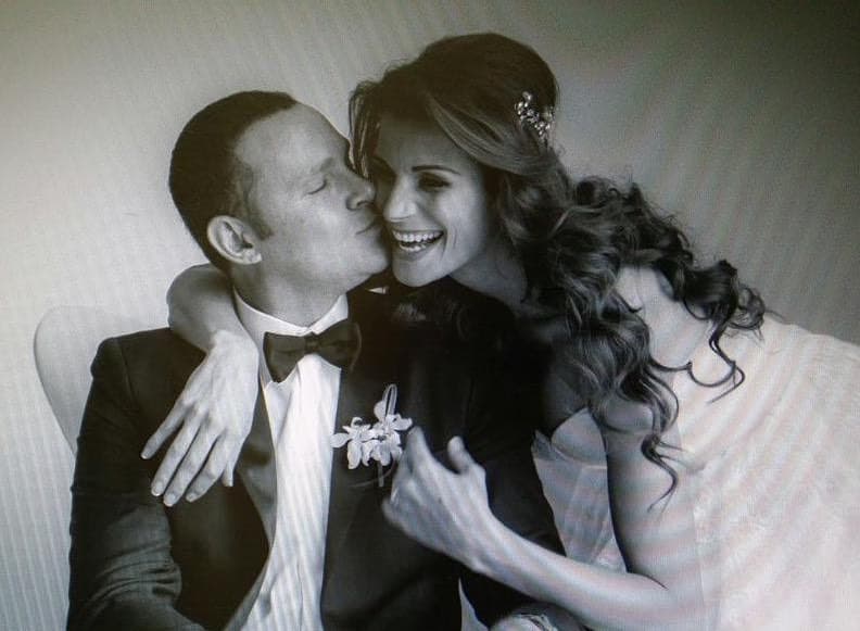 "Contigo 10 mil cuarentenas", fueron las palabras de Alan al compartir esta bella postal de su boda con Cristy Bernal en febrero de 2015.