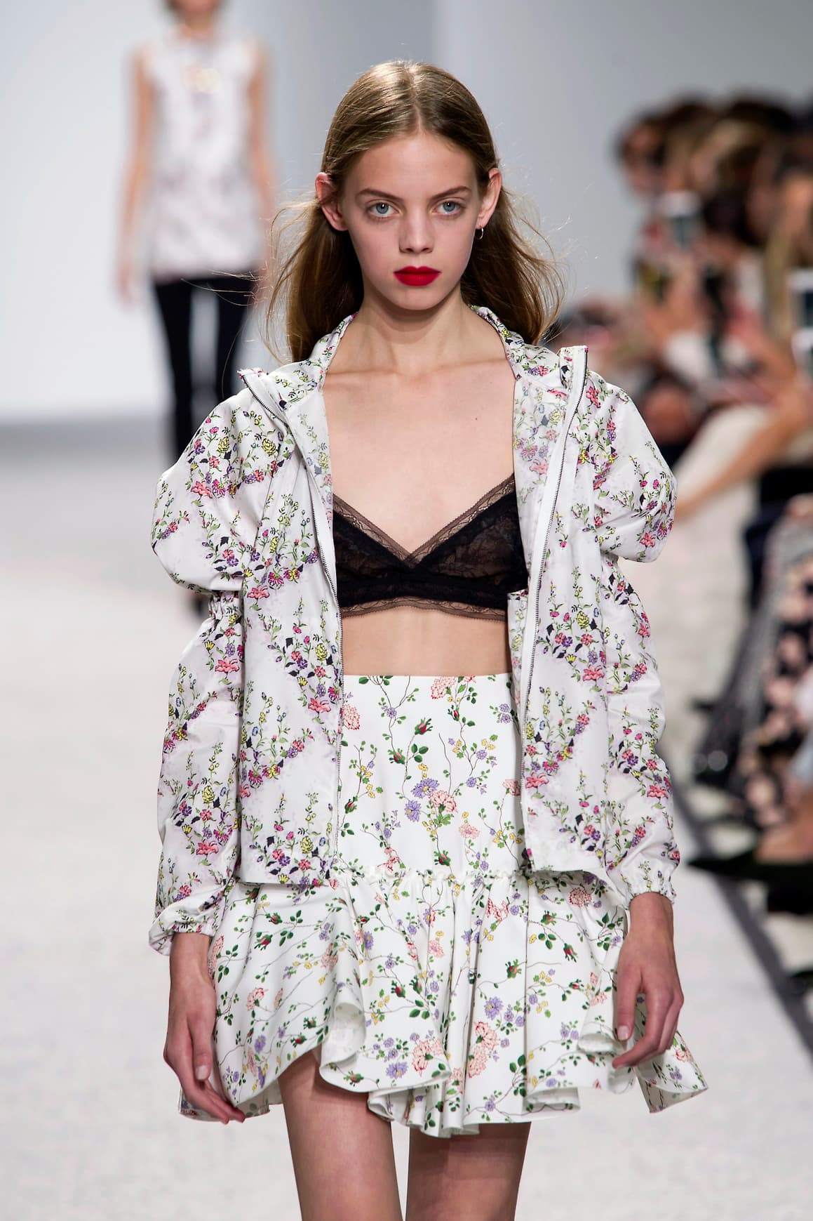 “Lo que más me gusta es poder conocer gente; fotógrafos, modelos, diseñadores, makeup artists, estilistas, entre otros, con personalidades tan únicas que en conjunto logran cosas increíbles.” contó la modelo a la revista Vogue México.