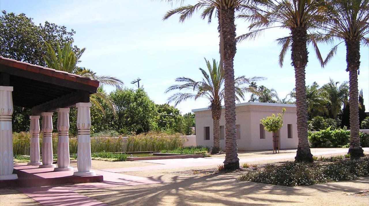 Además, cuenta con el histórico Planetario Rosacruz y el Jardín de la Paz.
<br>