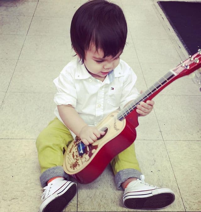 O lo orgulloso que Matteo hizo sentir a su papá al observar que descubría las cosas que le gustan.