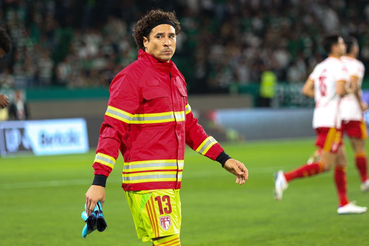 ¡Perpetuo! Memo Ochoa llega a una marca profesional