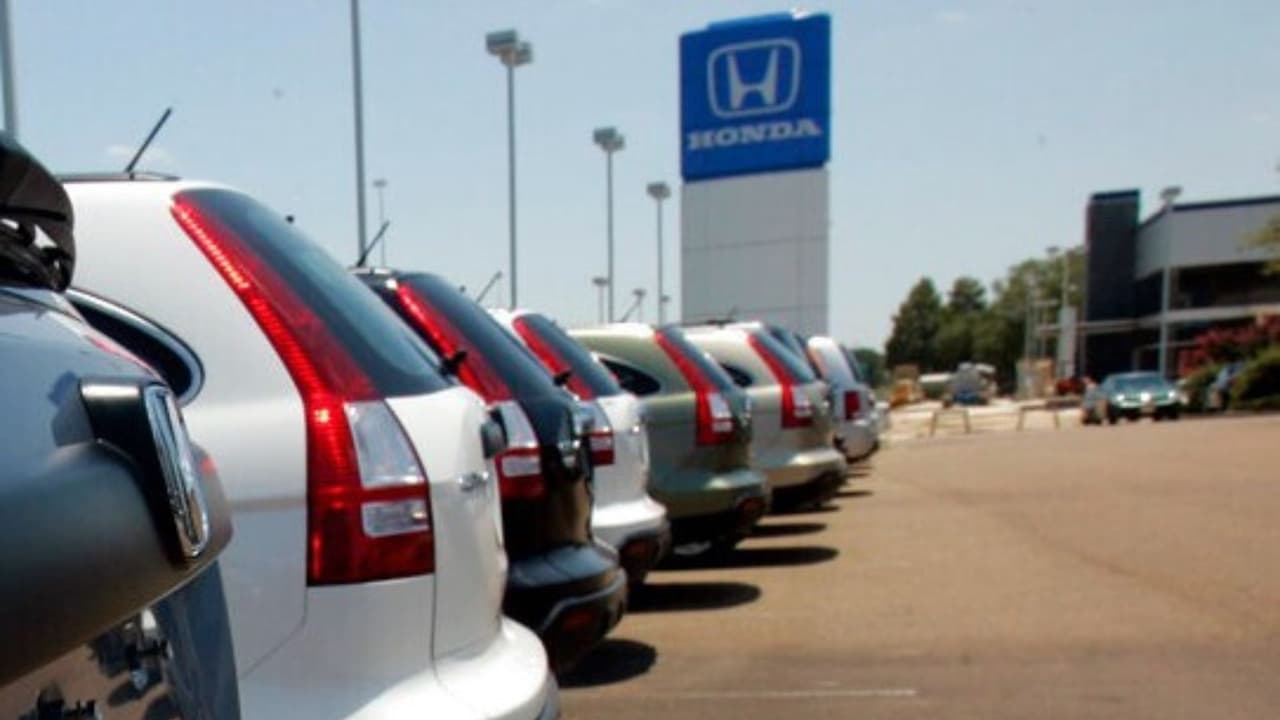 "Hueles a Medio Oriente": mujer acusa de discrimen a concesionario de autos en Daytona Beach