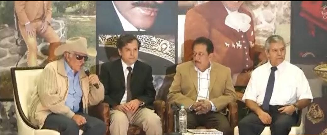 En noviembre de ese año apareció junto a su equipo médico para hablar de su padecimiento. Fue algo inédito: verlo al lado de quienes se encargaban de su salud. El hecho no se ha vuelto a repetir.
<br>