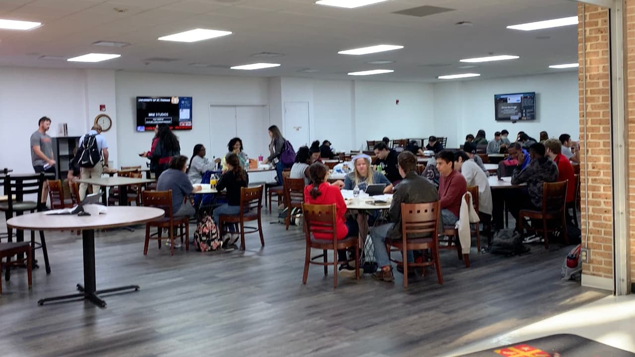 Además del ganador de la beca de matrícula completa también anunciarán a los finalistas que son elegibles para una beca adicional.