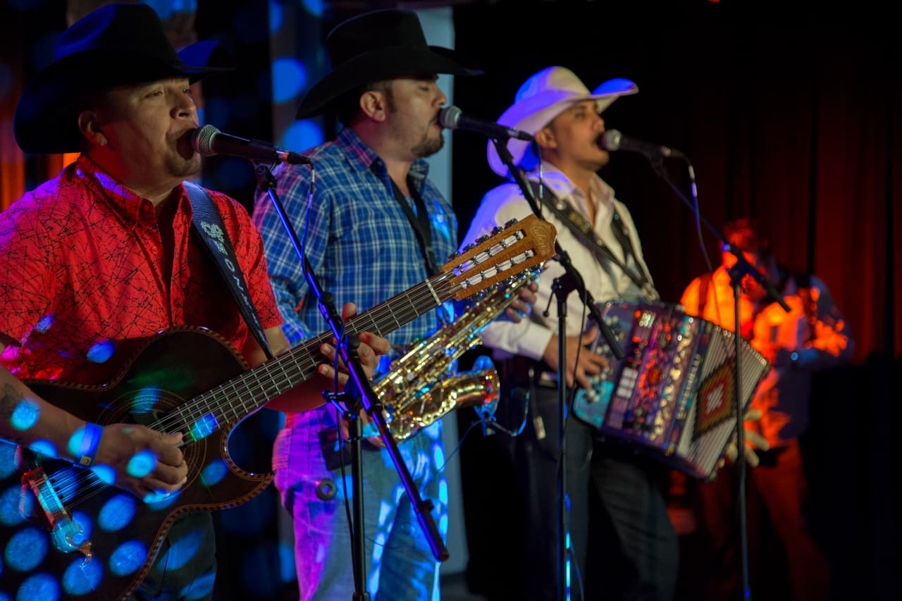 Maquinaria Nortena estrena nuevo sencillo 'Para que amarte'