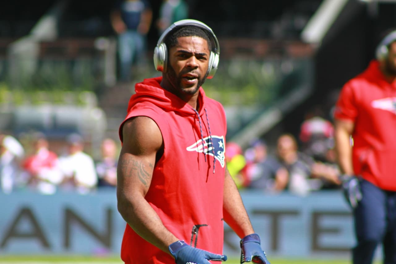 Malcolm Butler, el héroe del Super Bowl XLIX, se concentró con música a todo volumen durante el calentamiento.