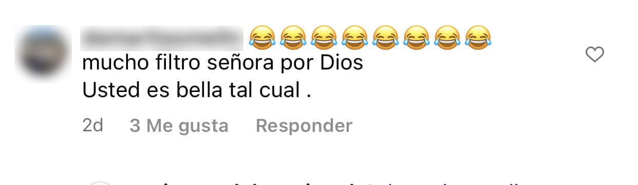 Y es que fue acusada de utilizar en la que ella publicó un filtro para tapar las arrugas. 
<br>