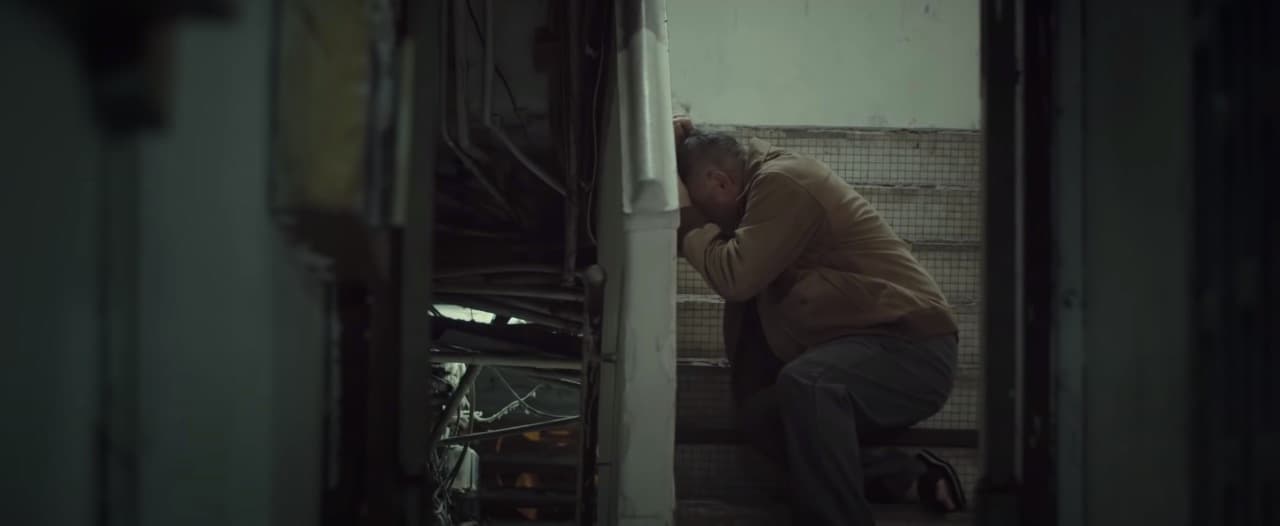 Ninguno de los dos estaba listo para volver a vivir juntos, pero aprenden a lidiar con sus diferencias y con el padecimiento del protagonista.