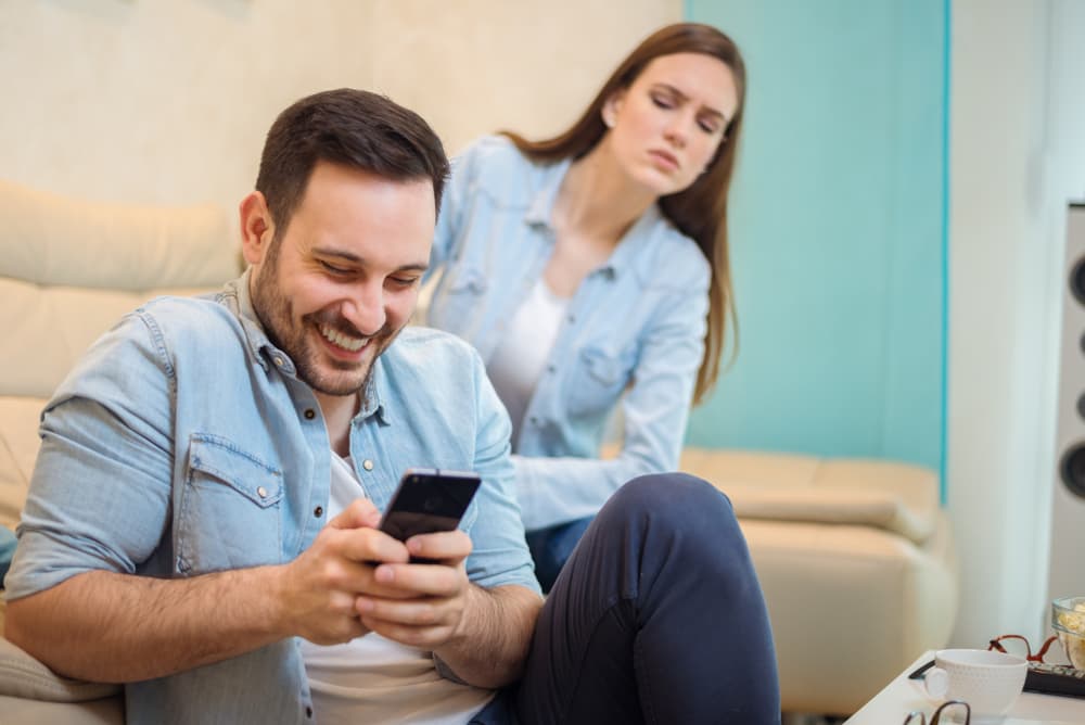 <b>¿Qué debes evitar?</b>
<br>La tendencia a los celos injustificados, las actitudes sospechosas o de desconfianza con tu pareja dudando todo lo que te dice por estar muy excitable.