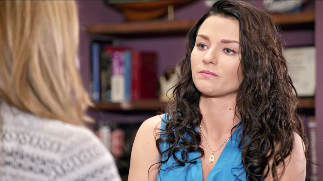 Aquella novela contó la historia de 
<b>Luciana</b> (Irina Baeva), una joven que años antes fue deportada junto con su padre y que regresó a Sonoma, California, para reencontrarse con su familia, que trabajaba en una bodega de vinos.