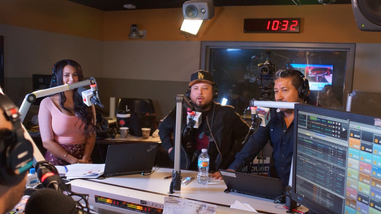 Roberto Tapia llegó al El Bueno, La Mala y El Feo para estrenar en exclusiva su nuevo sencillo.