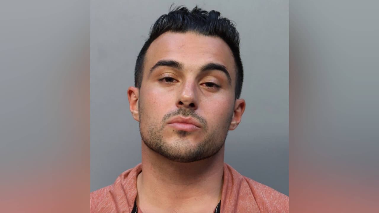 Reportero de noticias de Miami es acusado de robar y empeñar el Rolex de un vecino