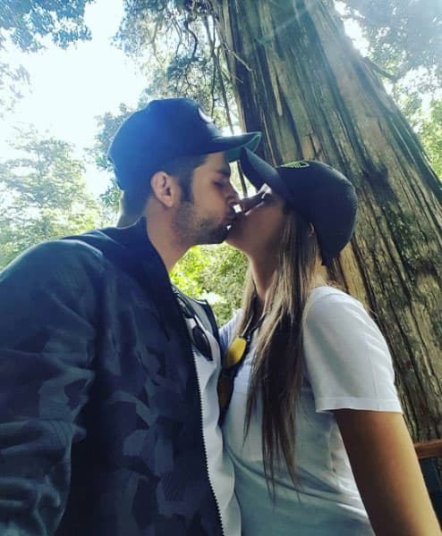 Por eso comparten con ellos imágenes donde se les ve muy acaramelados.