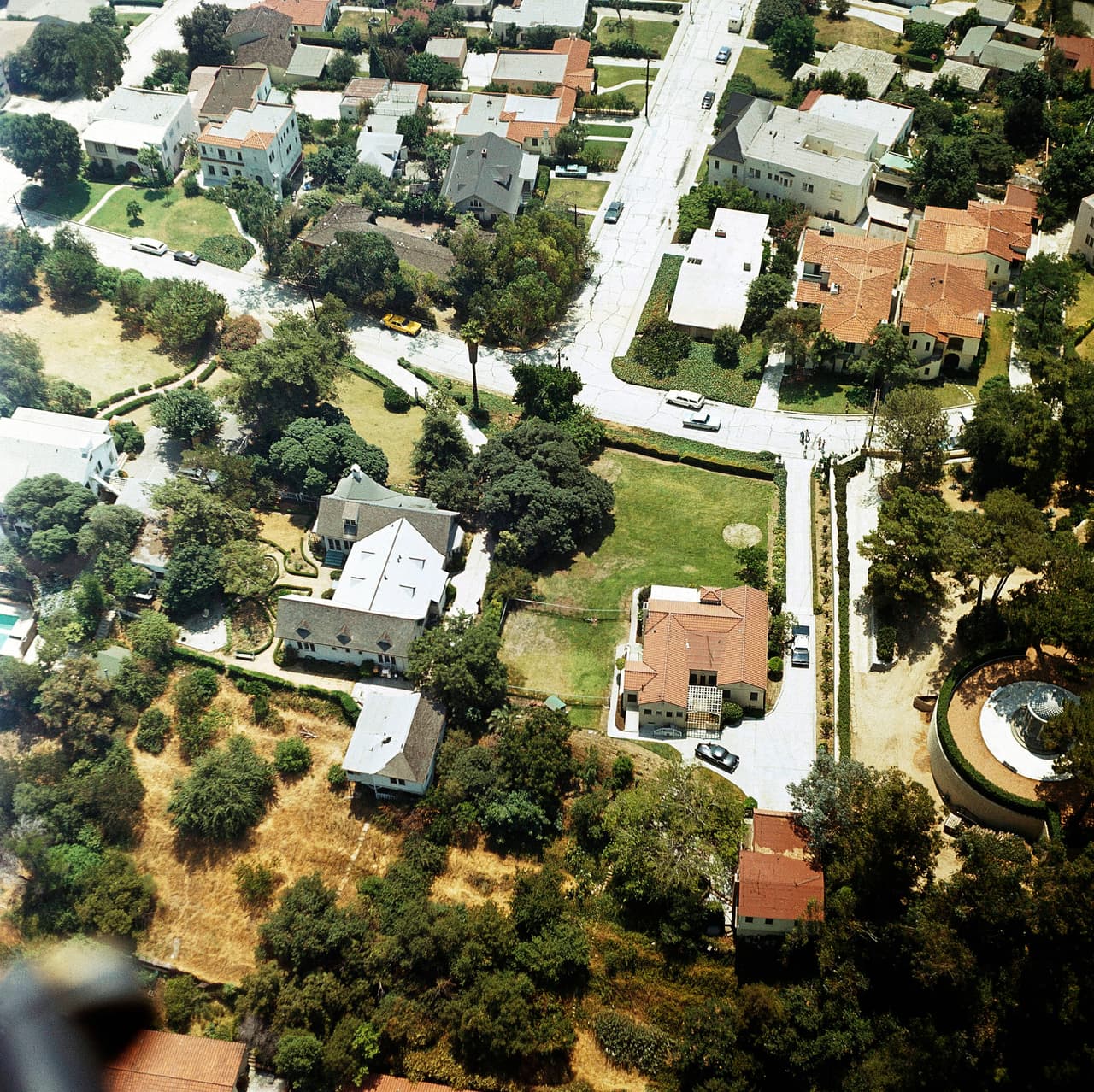 Vista aérea de la casa de Leno y Rosemary La Bianca donde los discípulos de Manson los asesinaron a puñaladas.