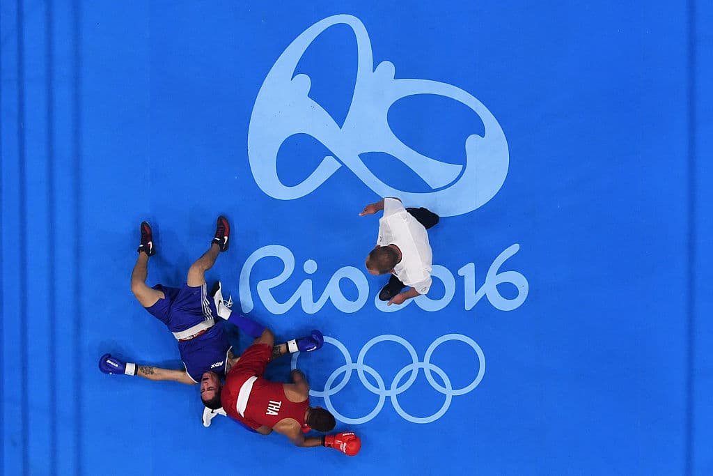 Ruengroen en la lona enredado con Oumiha.