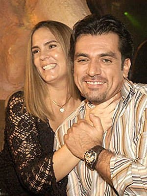 Jorge Salinas y Fátima atravesaron una crisis matrimonial debido a la infidelidad del actor, sin embargo la peruana aseguró en una entrevista que su entonces esposo se realizaría una prueba de ADN para confirmar que Valentina fuera su hija.