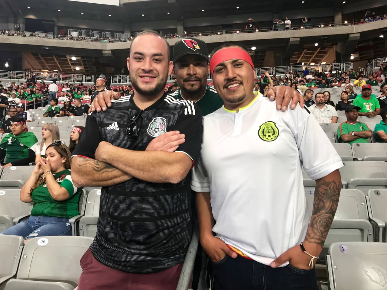 Entre amigos vinieron a ver el juego.
<br>