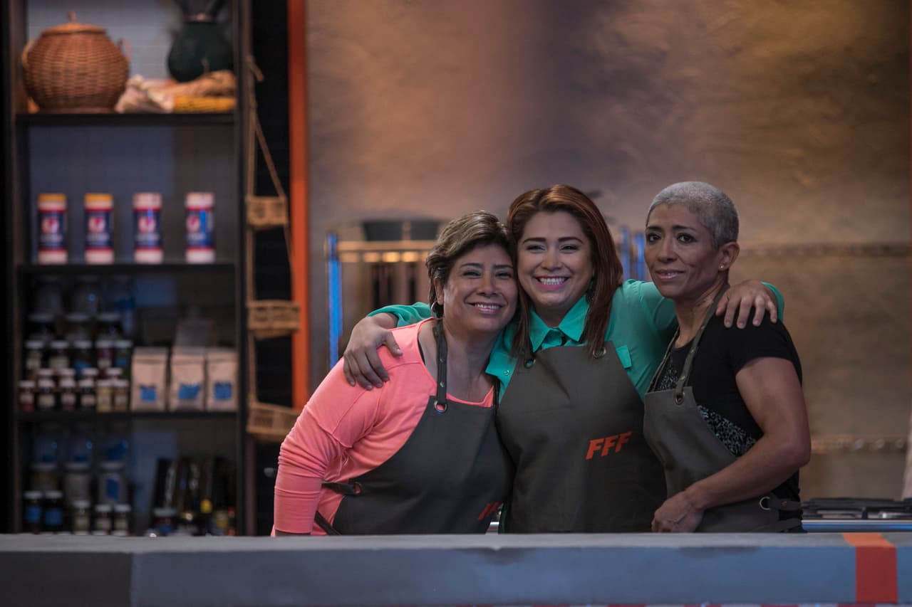 Dulce, Ruth y Marcela conforman la familia Bárcenas. 
<br>Son originarias de la Ciudad de México, y para este reto se inspiraron en uno de los tantos platillos que preparaba la abuela de Dulce.