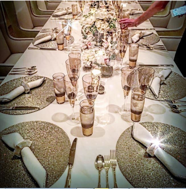 La cantante mexicana preparó una mega cena llena de glamour y muchas risas.