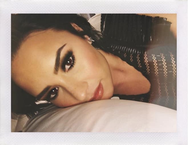 Otra estrella que derramó su belleza en la noche vieja fue Demi Lovato.