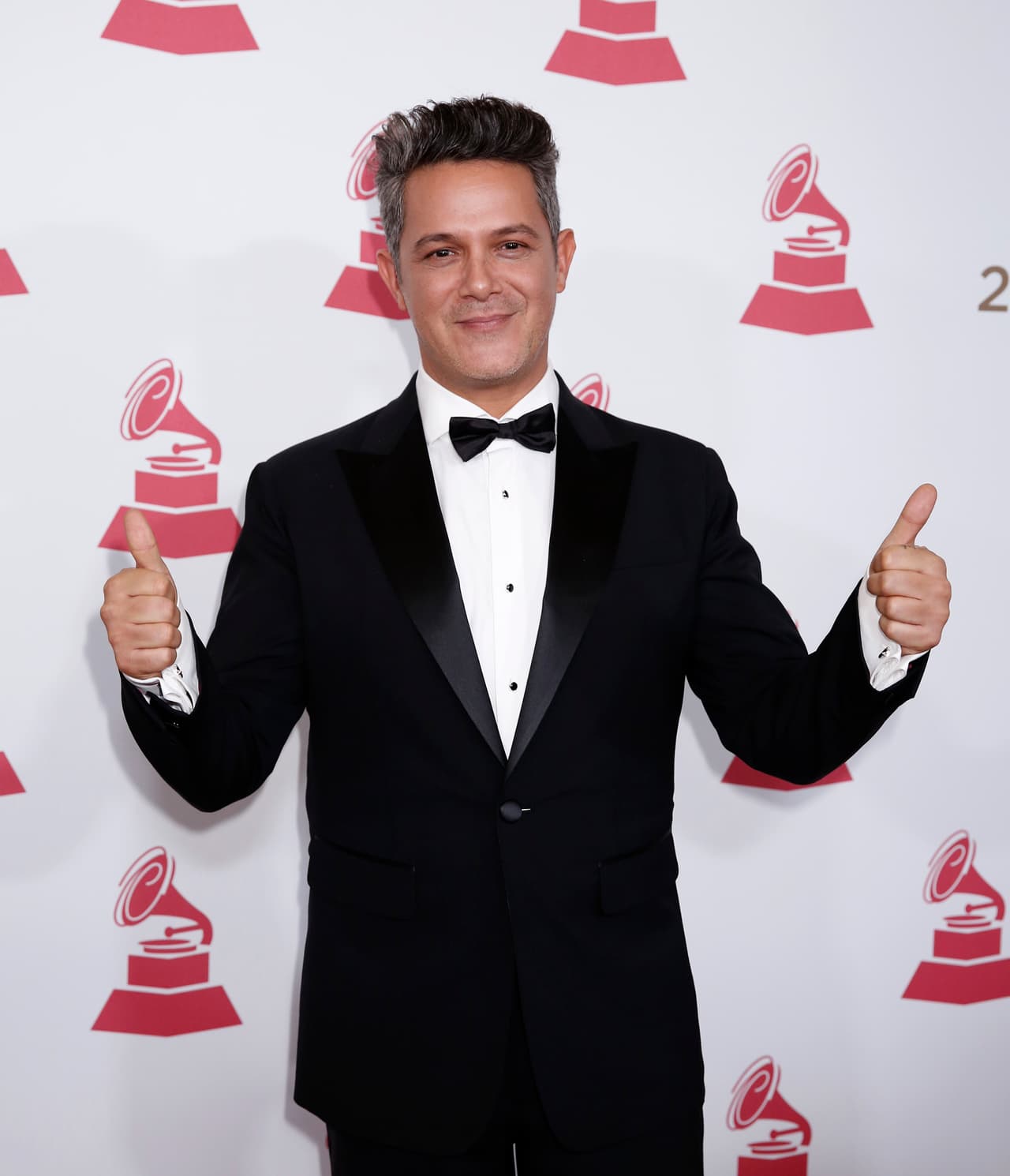 ‘El disco’ será lanzado como se programó y el tour 'La Gira' también sigue en pie y sin ningún cambio.