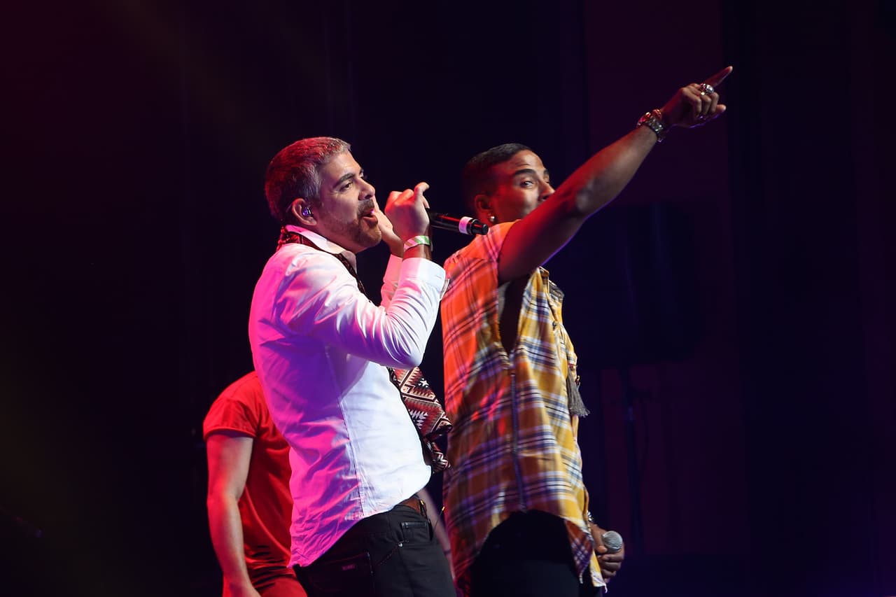 Unos días antes de su concierto, el grupo visitó la redacción de Univision Noticias para
<a href="http://http://www.univision.com/musica/orishas/orishas-estan-de-regreso-y-nos-dieron-serenata-video" target="_blank">darnos una serenata</a>.