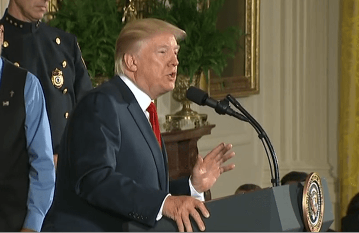 El 30 de marzo, el presidente 
<a href="https://www.univision.com/local/philadelphia-wuvp/coronavirus-gobernador-de-pensilvania-tom-wolf-solicita-declaracion-de-desastre-mayor-para-apoyo-adicional-en-la-respuesta-covid-19">Trump firmó la declaración de emergencia para Pensilvania</a>, los casos sumaban 4 mil. 
<br>