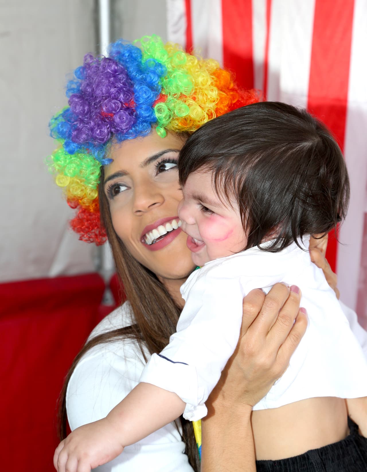Francisca con el festejado.