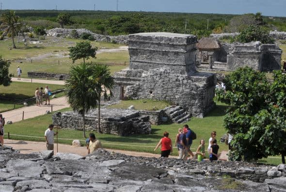 El experto considera que todo el revuelo causado en torno al cambio de era es "completamente ajeno al pensamiento maya", y opina que los gobiernos de estos lugares simplemente "han aprovechado la coyuntura para acrecentar el turismo en la región".