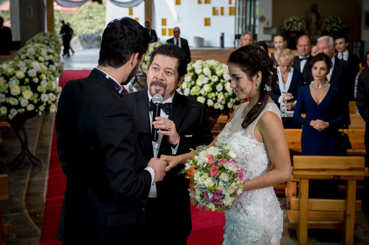 Othón le entregó a su hija a Federico, y ante todos le advirtió que si le hacía daño lo mataría.