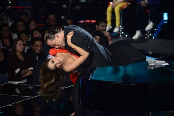 ¿Espinoza o Cristian? Ambos cantantes trataron de explicar cómo se seduce a una dama y dieron tremenda clase de consejos, los cuales aplicaron con la bella Galilea Montijo.