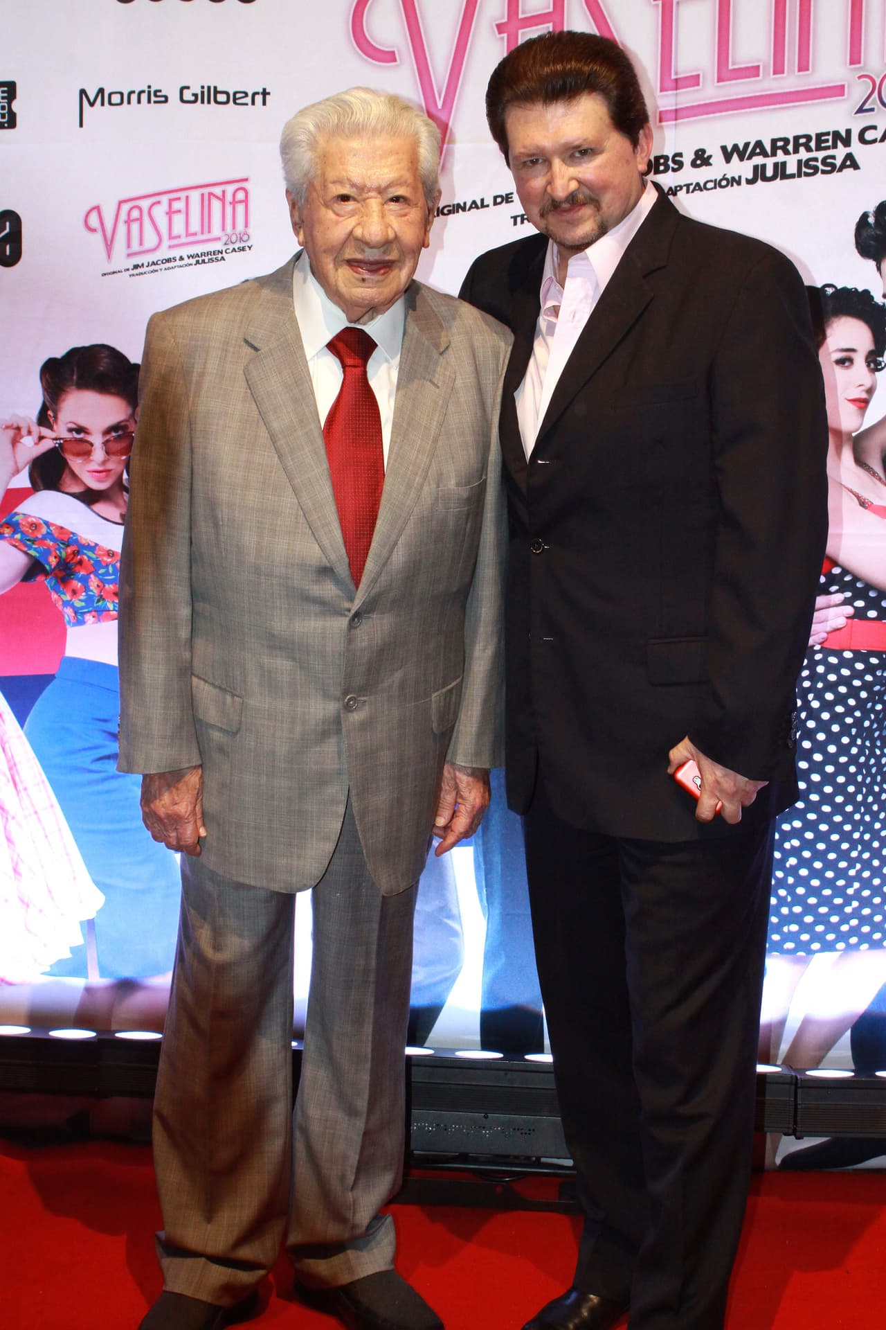 “Él quería ya regresar, nuestro productor decidió que hasta enero, pero si él pudiera, ya hubiéramos regresado”.