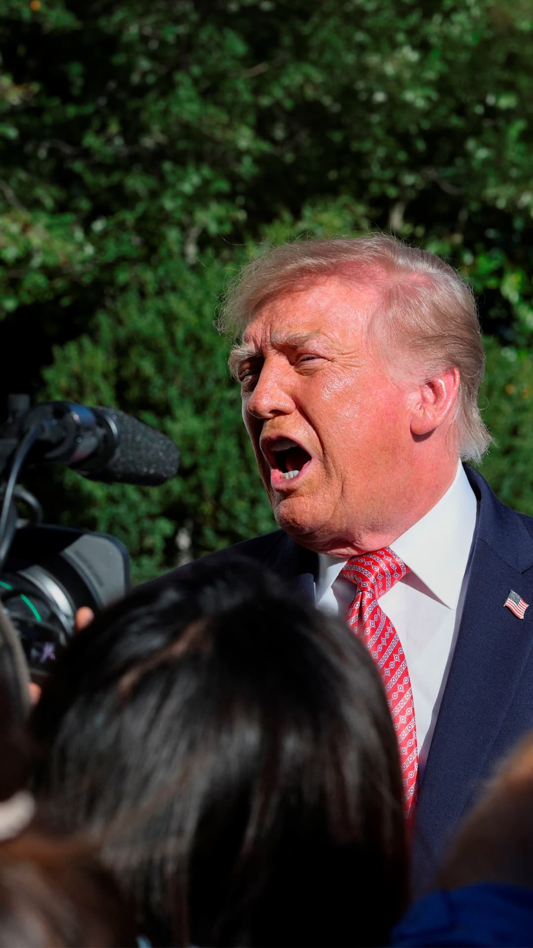 Trump le dice a Univision que “ganó” el voto hispano