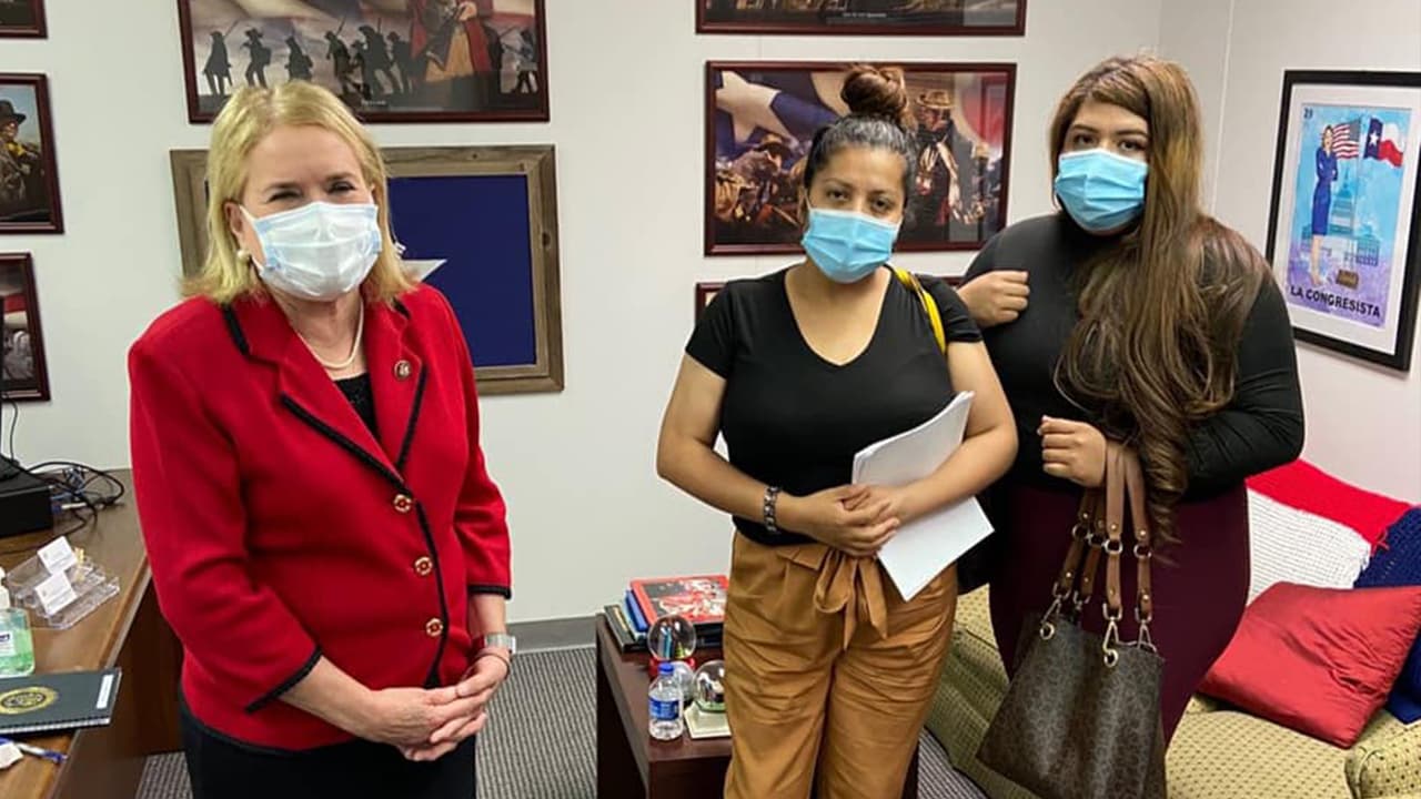 La familia y amigos solicitaron ayuda de organizaciones comunitarias para dar con su paradero. La congresista Sylvia García anunció a través de sus 
<b><a href="https://www.facebook.com/RepSylviaGarcia/photos/pcb.596543191295279/596543101295288/?type=3&theater" target="_blank">redes sociales</a></b> el apoyo a la familia.