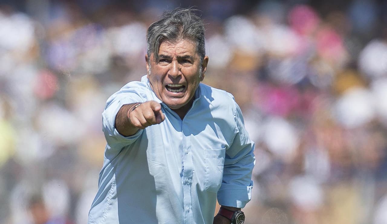 Reinoso: 'Fuimos superiores, pero el arbitraje otra vez fue muy malo'