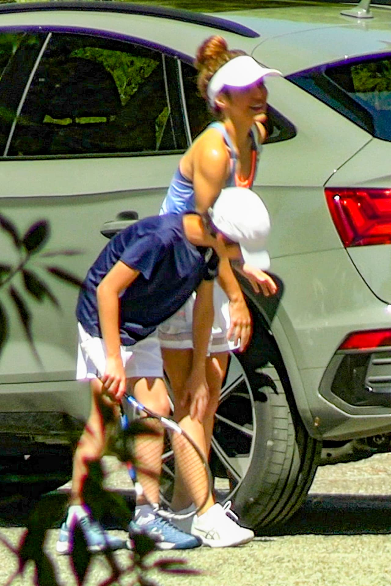 Los chicos y su famosa madre fueron fotografiados por los paparazzi este miércoles 24 de agosto. 
<br>