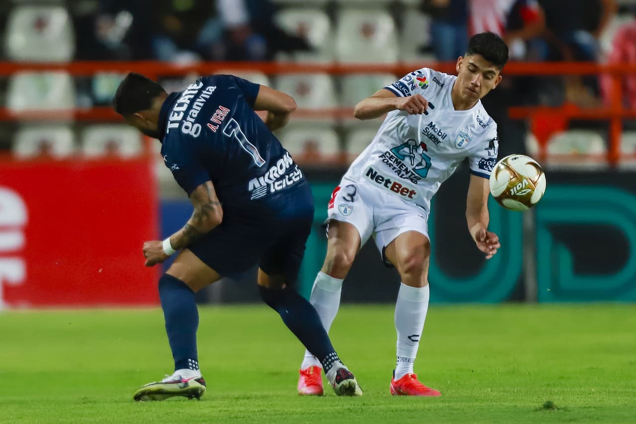 Pachuca vino de atrás y con doblete de Murillo se impuso a Chivas y lograron el boleto a Cuartos de Final donde enfrentarán al América.