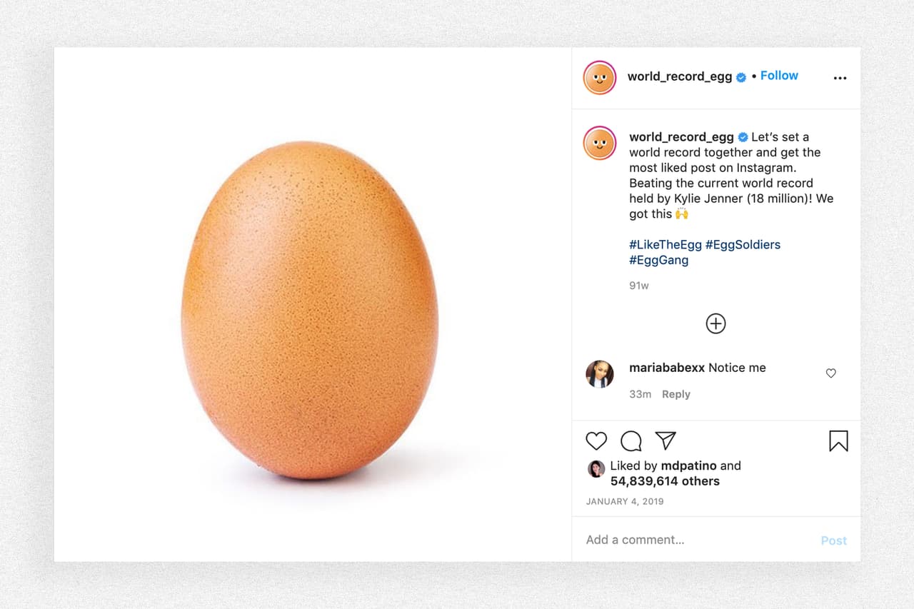 <b>Las fotos con más ‘me gusta’.</b> Más de 54 millones de usuarios le dieron un ‘corazón' a esta 
<a href="https://www.instagram.com/p/BsOGulcndj-/?utm_source=ig_web_copy_link"><u>fotografía de un huevo</u></a>, publicada en enero de 2019. El creador de esta imagen, un publicista, pidió ayuda a sus seguidores para destronar a la foto que ostentaba antes este récord, una publicada por la empresaria y modelo estadounidense Kylie Jenner. Los filtros para mejorar, colorear y hacer más expresivas las fotos fue una de la primeras características que atrajo a los usuarios.
<br>