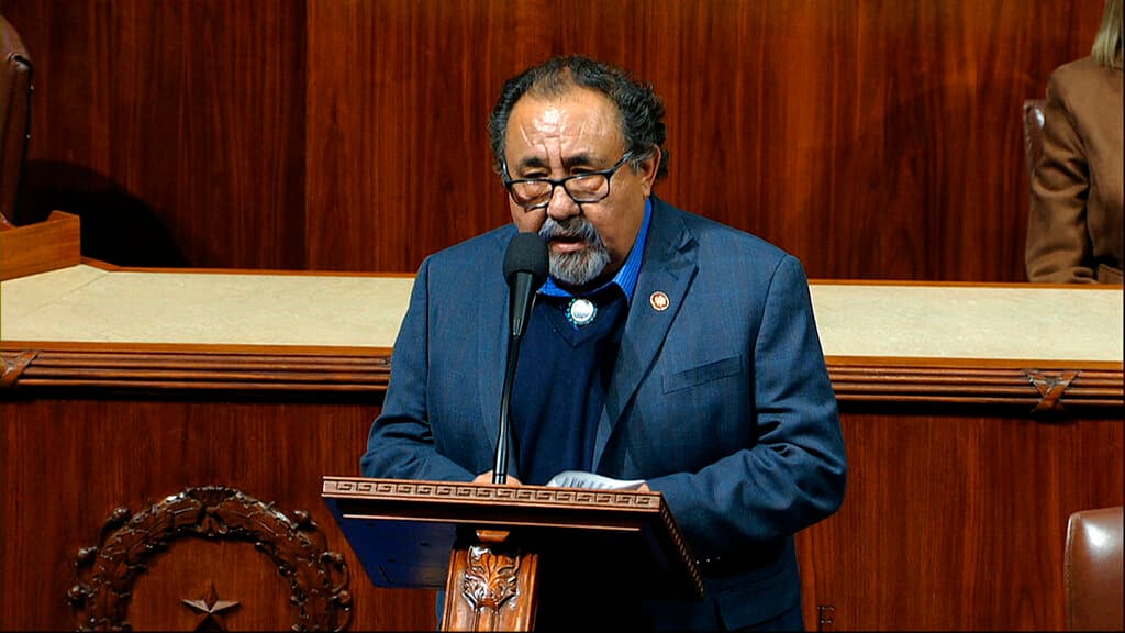 Muere el congresista de Arizona Raúl Grijalva a los 77 años: Esto se sabe del férreo defensor de los derechos
