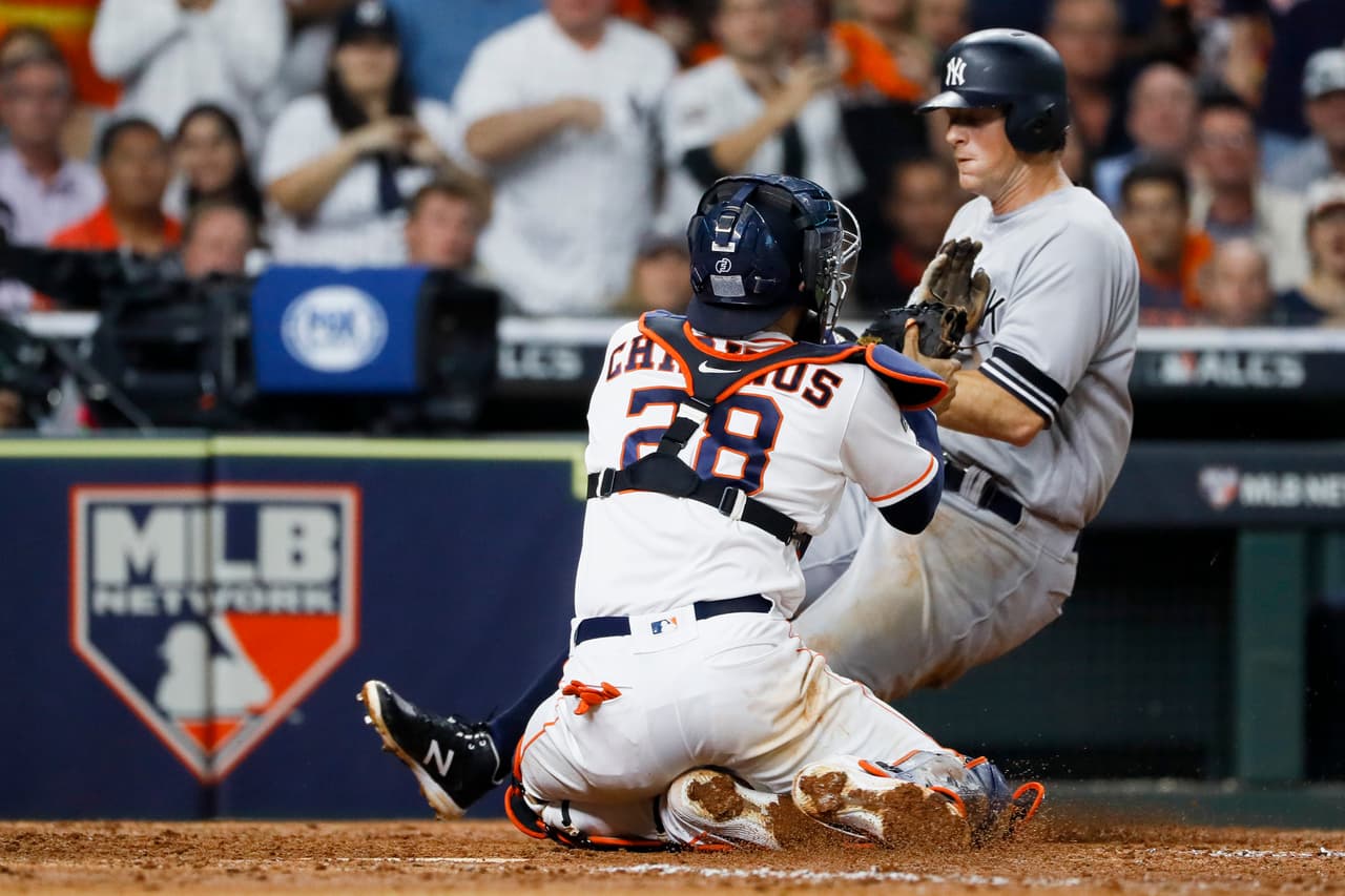 Carlos Correa conectó un jonrón en la décima primera entrada para superar 3-2 a los Yankees. El partido duró cerca de 5 horas y acabó con victoria para los Astros.