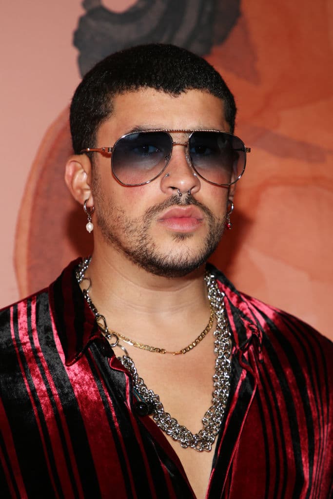 Durante la entrega de los Grammy en noviembre 2020, dijo haber llevado su relación al siguiente nivel, pero todavía no es hombre casado.